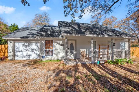 Photo of 200 Blanket Flower DR, Bastrop, TX 78602 (MLS # 4121981)