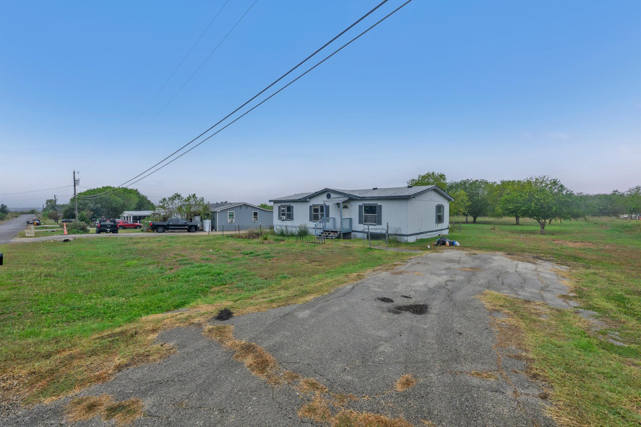 210 Rolling Meadows LN