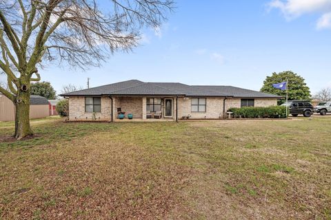 811 N 4th ST Jarrell TX 76537