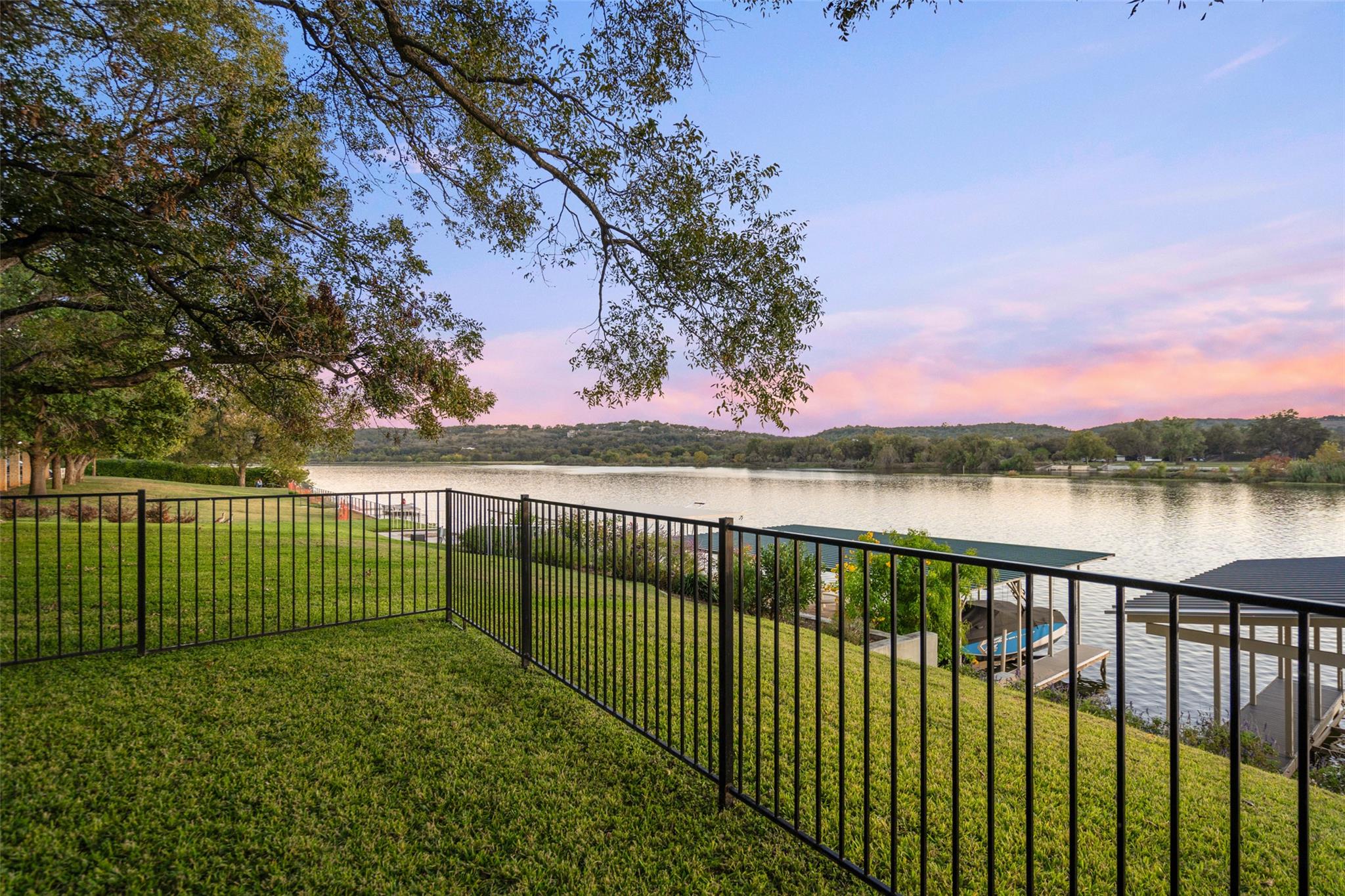 327 Meadowlakes DR