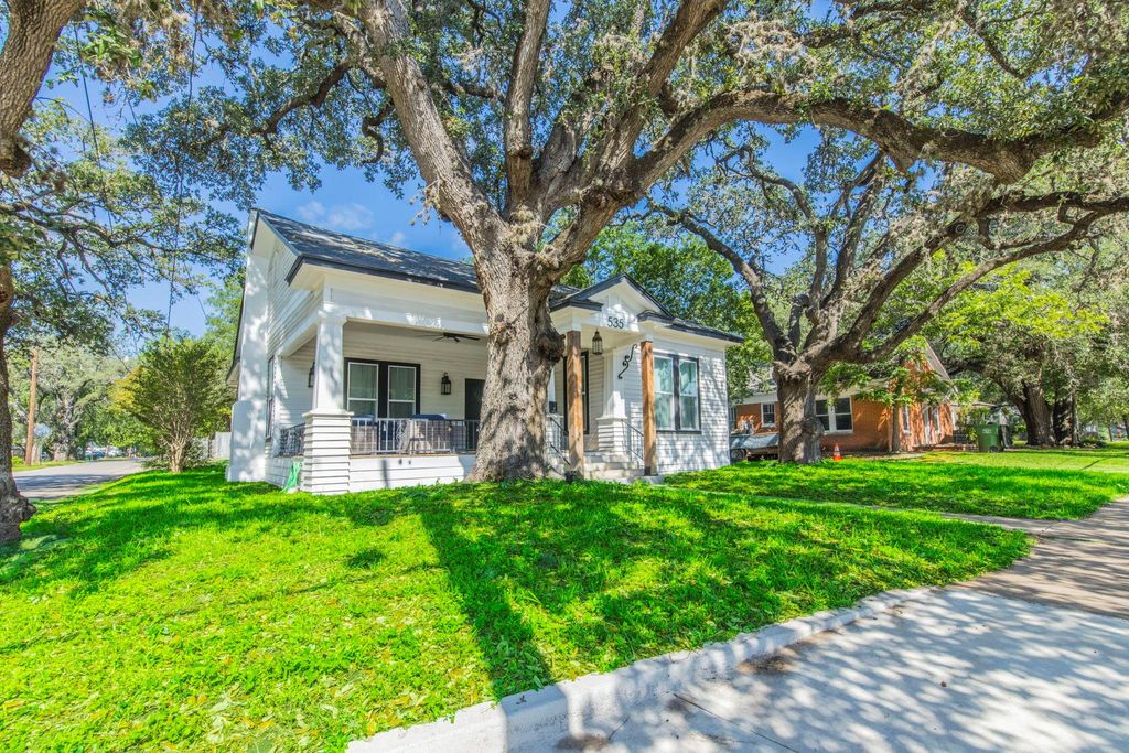 Photo of 535 S Main ST, Lockhart, TX 78644 (MLS # 4326419)