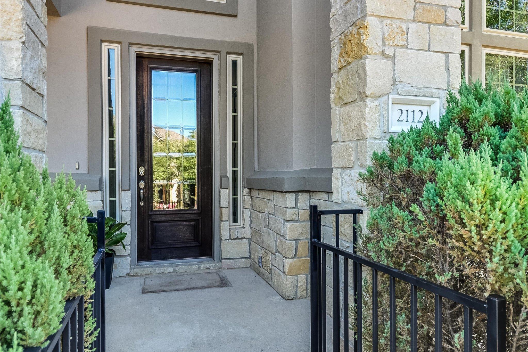 2112 Peoria DR
