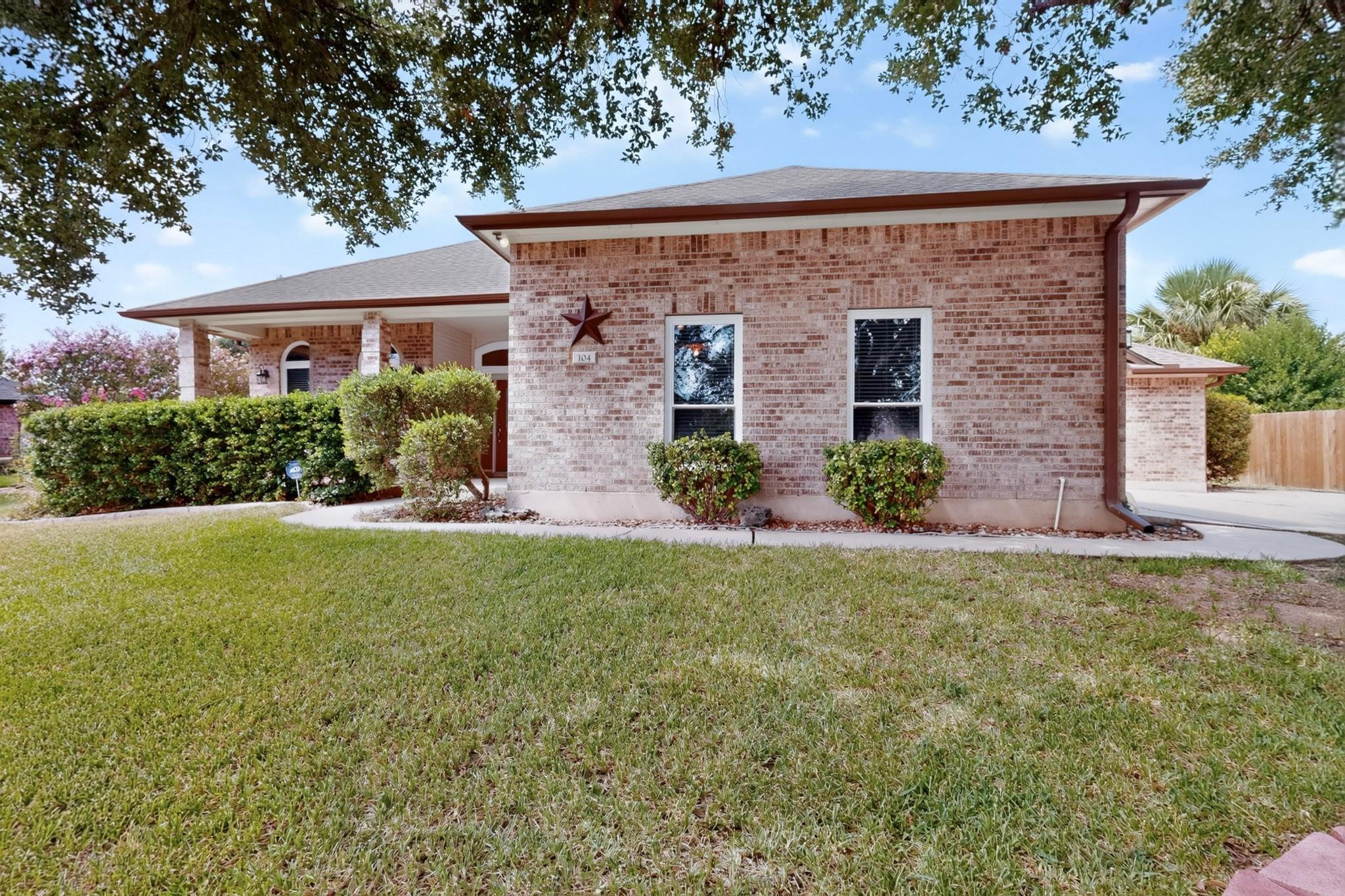104 River Park LN