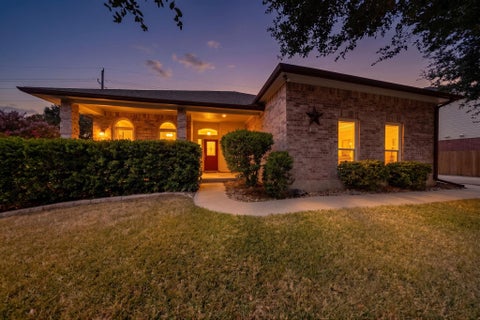 Photo of 104 River Park LN, Georgetown, TX 78626 (MLS # 1462885)