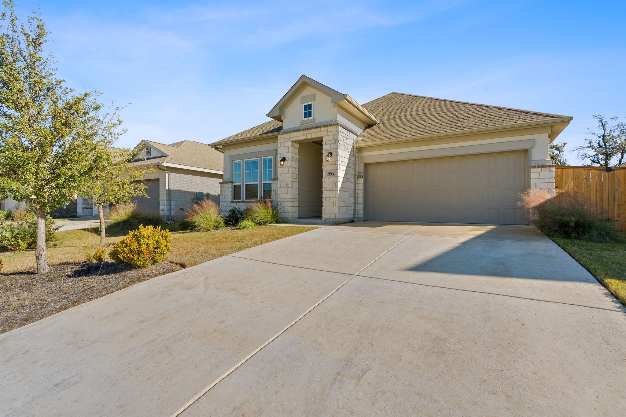 857 Whitetail DR