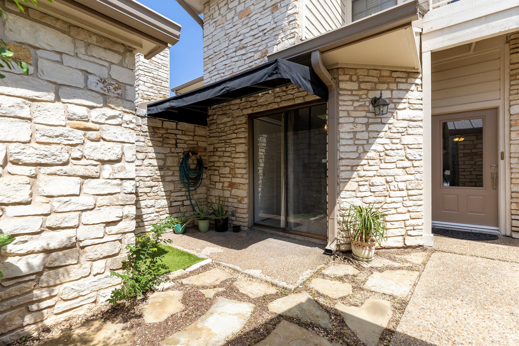 2201 Lakeway BLVD 32