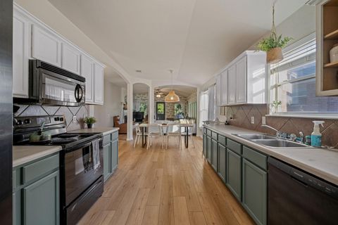 Photo of 5405 Park At Woodlands DR, Austin, TX 78724 (MLS # 2413877)