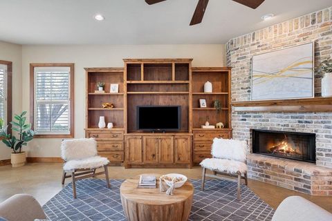 19 Chandon LN Lakeway TX 78734