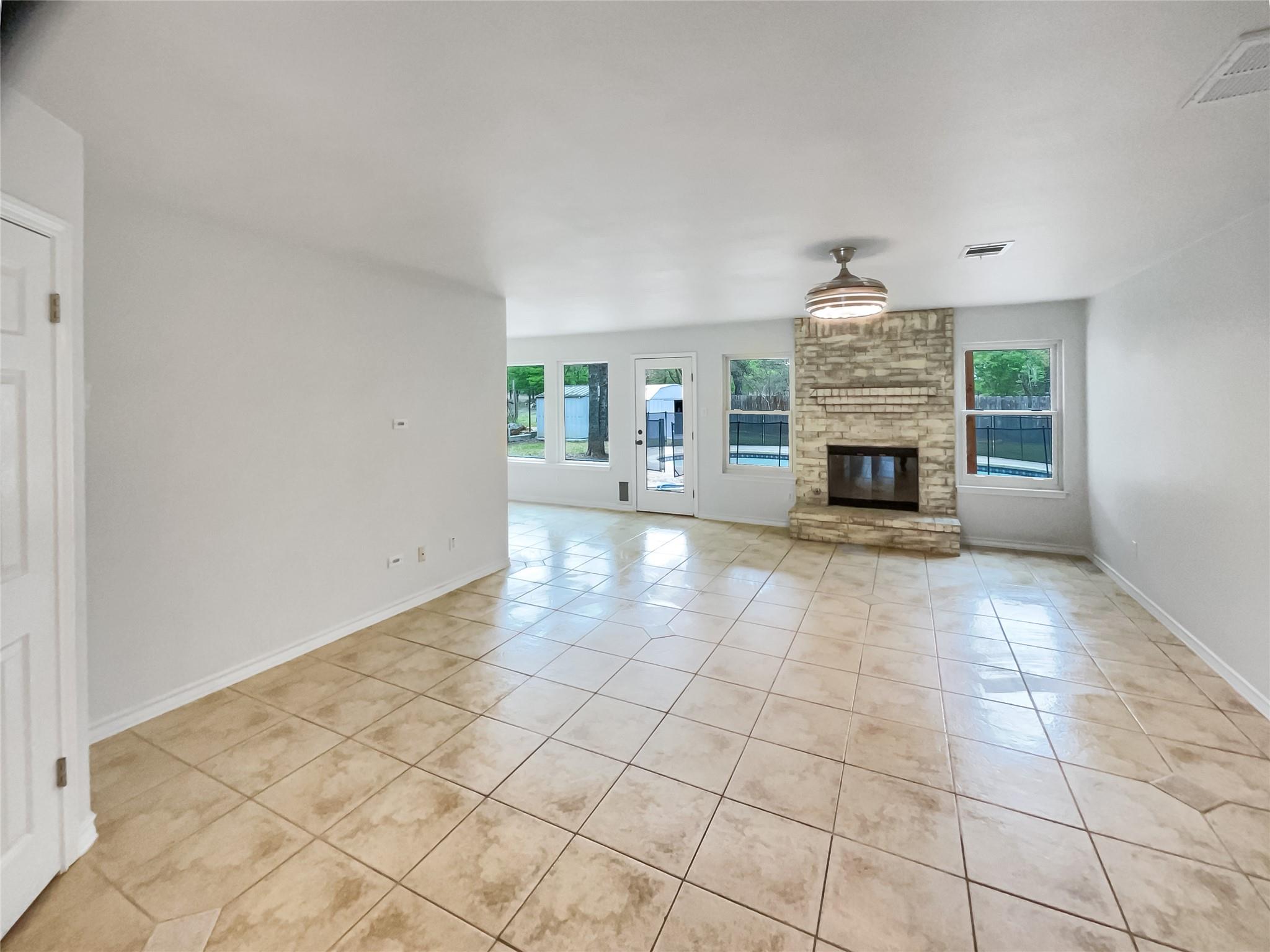 804 Dewberry DR