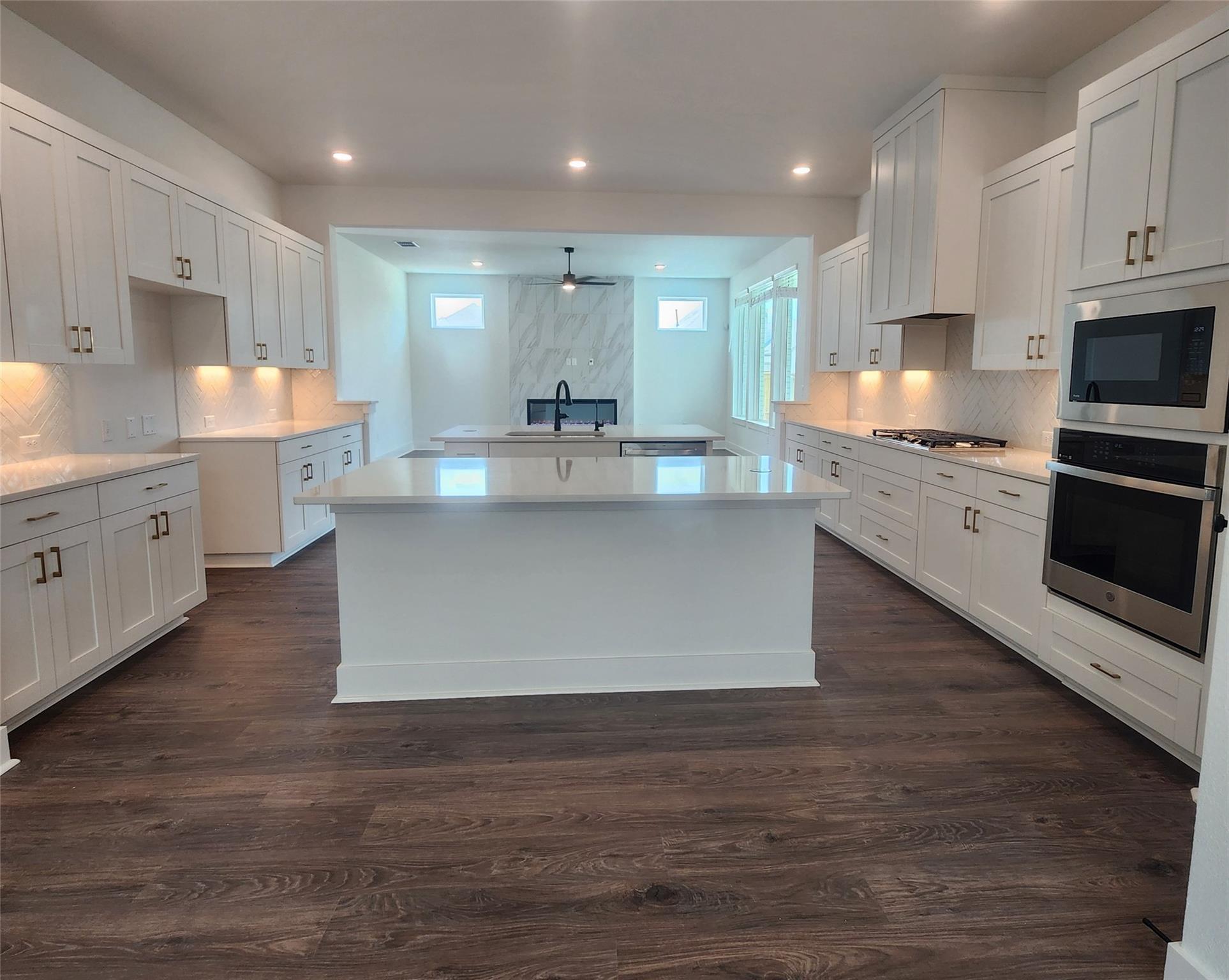 162 Lily Pad LN