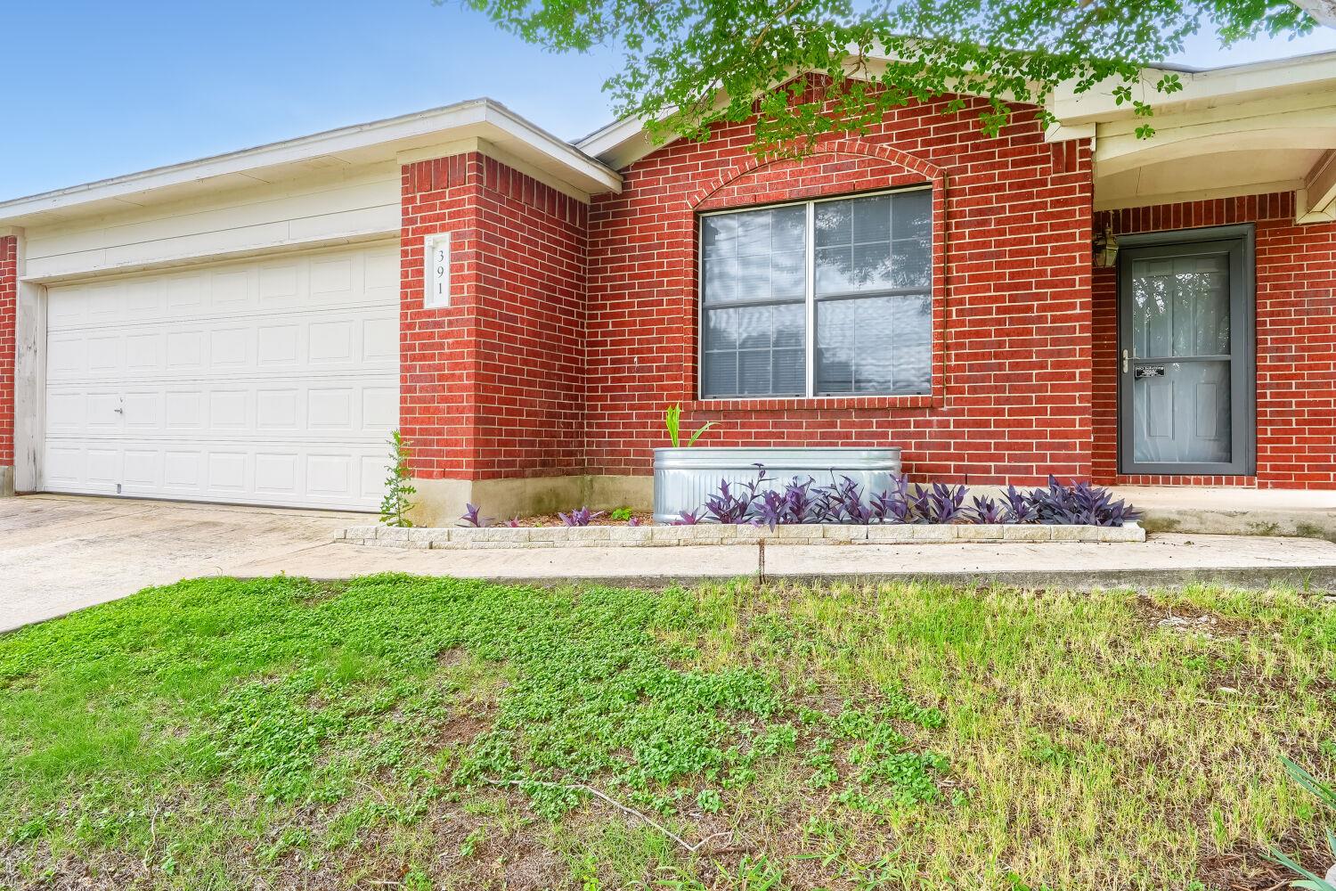 391 Jim Miller DR