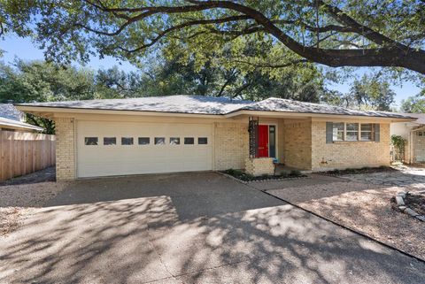 Photo of 8309 MILLWAY DR, Austin, TX 78757 (MLS # 2909824) Photo of 8309 MILLWAY DR, Austin, TX 78757 (MLS # 2909824)