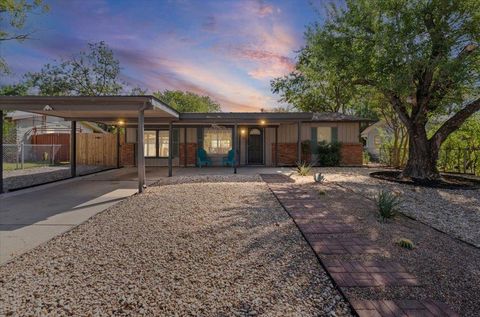 Photo of 7707 Watson ST, Austin, TX 78757 (MLS # 4618587)