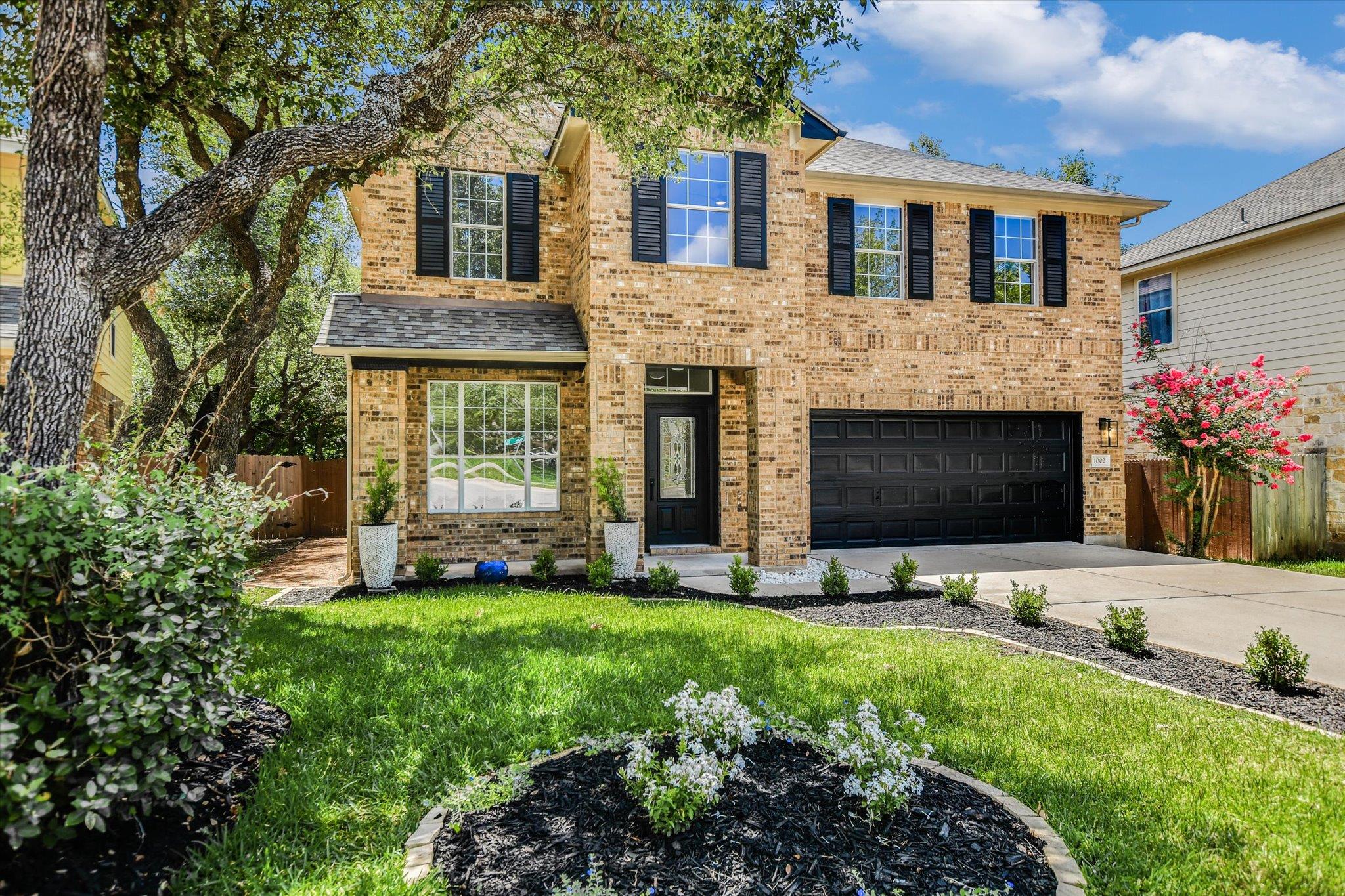 1002 Horne DR