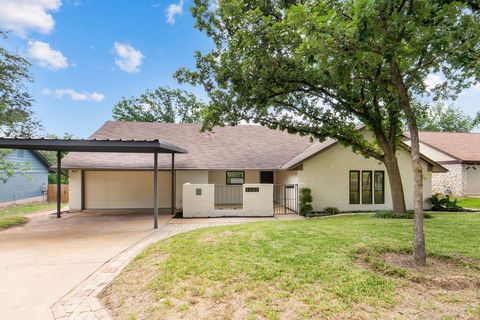 Photo of 7603 Barcelona CV, Austin, TX 78752 (MLS # 8242126)