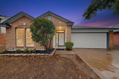 Photo of 2447 Roundabout LN, Round Rock, TX 78664 (MLS # 3202846)