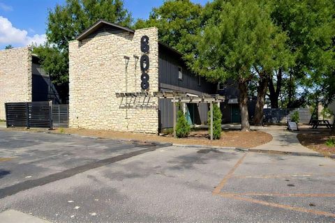 Photo of 608 Franklin BLVD #A, B, & C, Austin, TX 78751 (MLS # 5687244) Photo of 608 Franklin BLVD #A, B, & C, Austin, TX 78751 (MLS # 5687244)