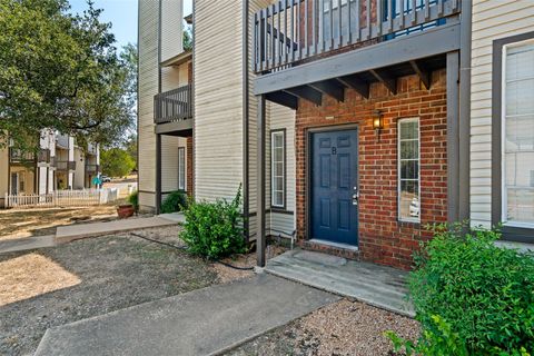 Tiny photo for 1810 River Crossing CIR #B, Austin, TX 78741 (MLS # 1474985)