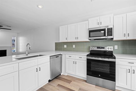 Tiny photo for 1810 River Crossing CIR #B, Austin, TX 78741 (MLS # 1474985)