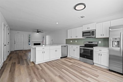 Tiny photo for 1810 River Crossing CIR #B, Austin, TX 78741 (MLS # 1474985)