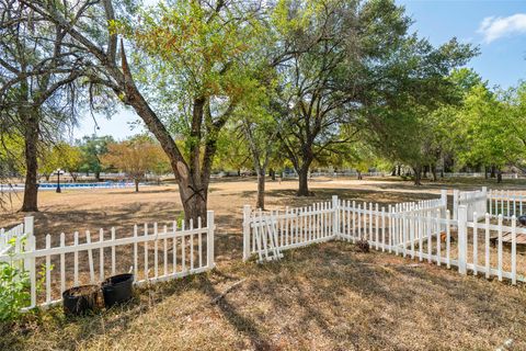 Tiny photo for 1810 River Crossing CIR #B, Austin, TX 78741 (MLS # 1474985)