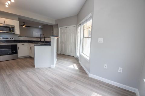 Tiny photo for 2320 Gracy Farms LN #611, Austin, TX 78758 (MLS # 1098813)