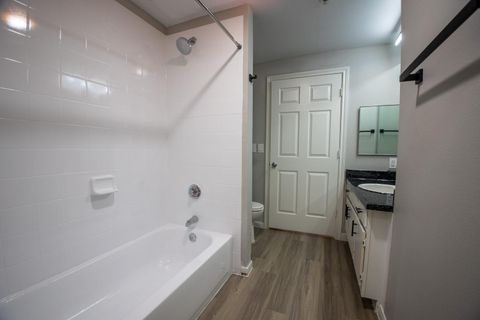 Tiny photo for 2320 Gracy Farms LN #611, Austin, TX 78758 (MLS # 1098813)