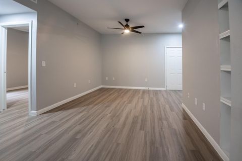 Tiny photo for 2320 Gracy Farms LN #611, Austin, TX 78758 (MLS # 1098813)