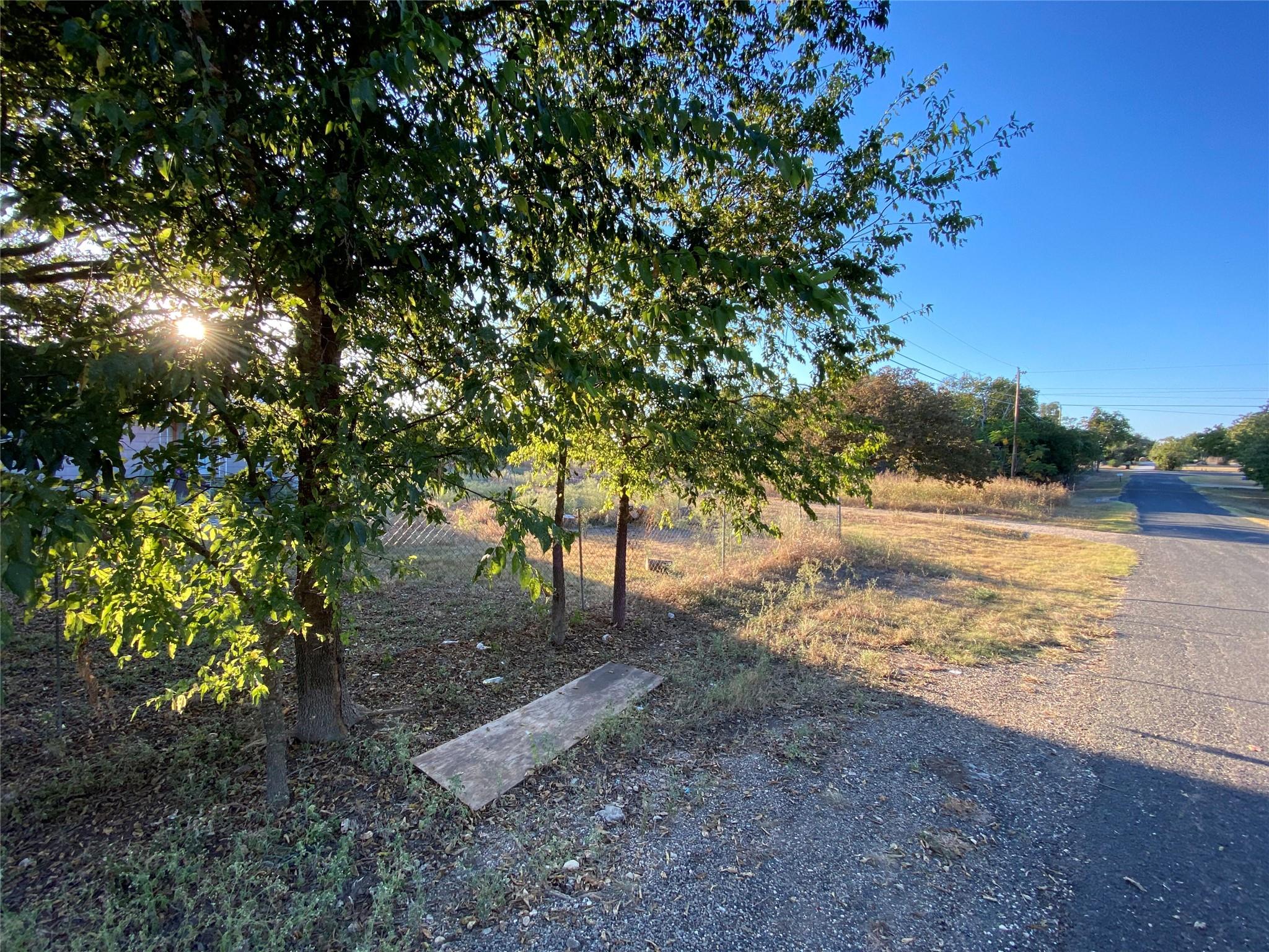 404 Whispering Oaks LOOP