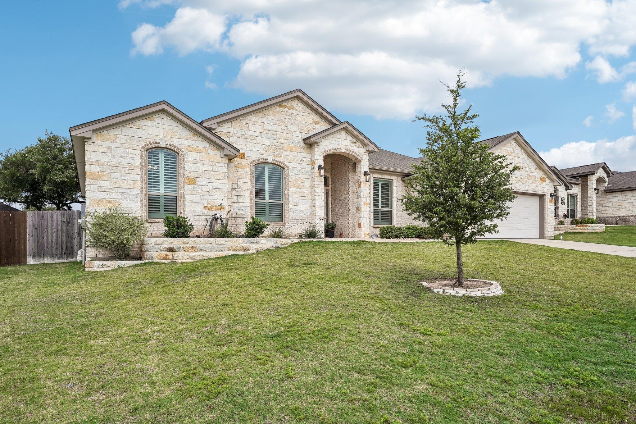 3417 Waggoner DR