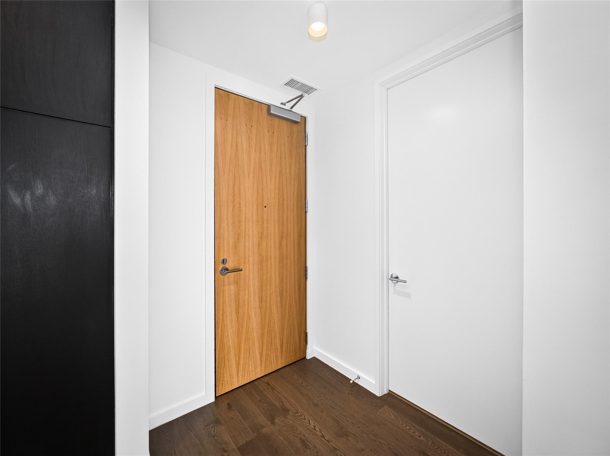 313 W 17th ST 1803