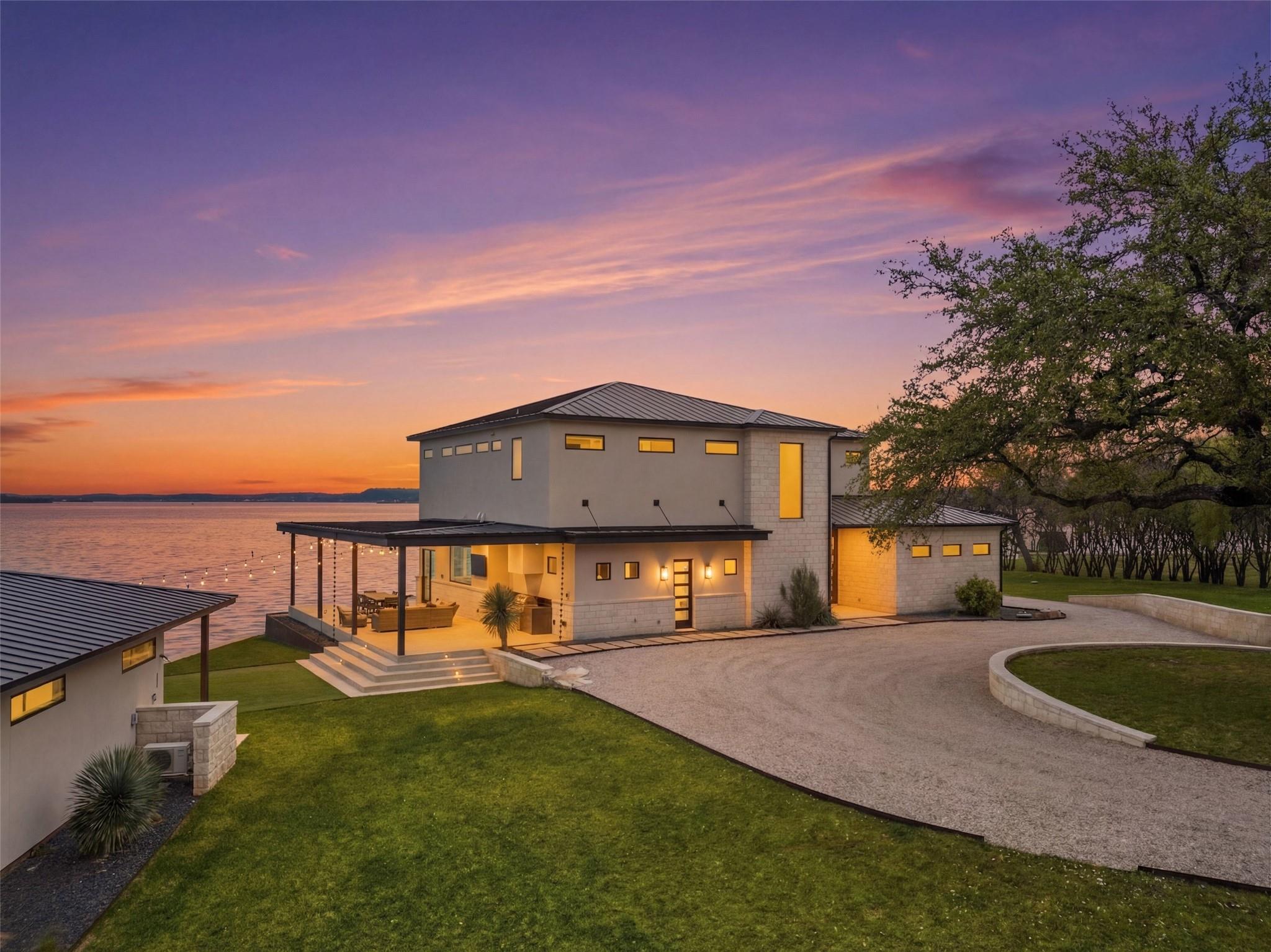421 Hillview DR