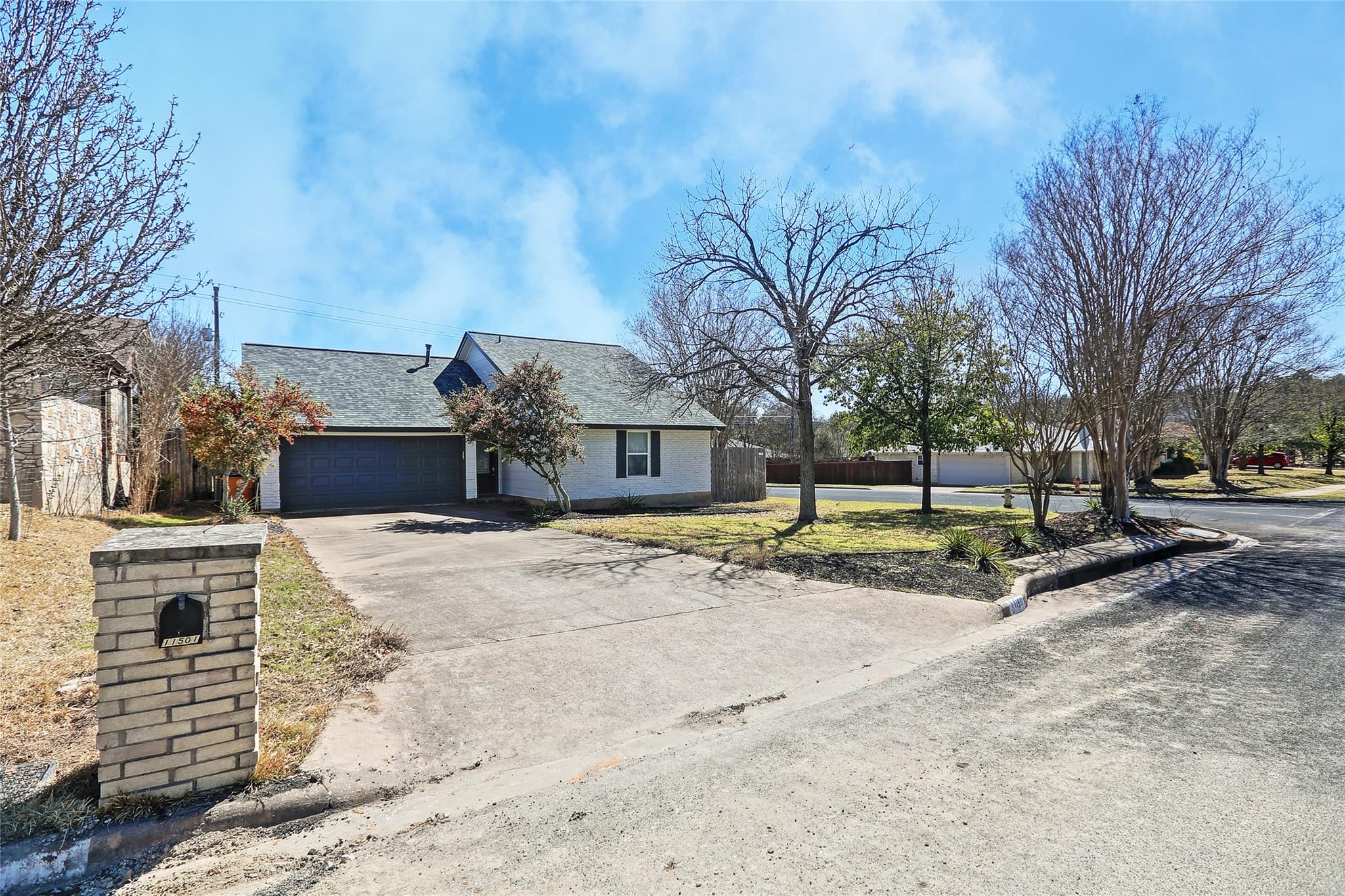11501 Oak Knoll DR