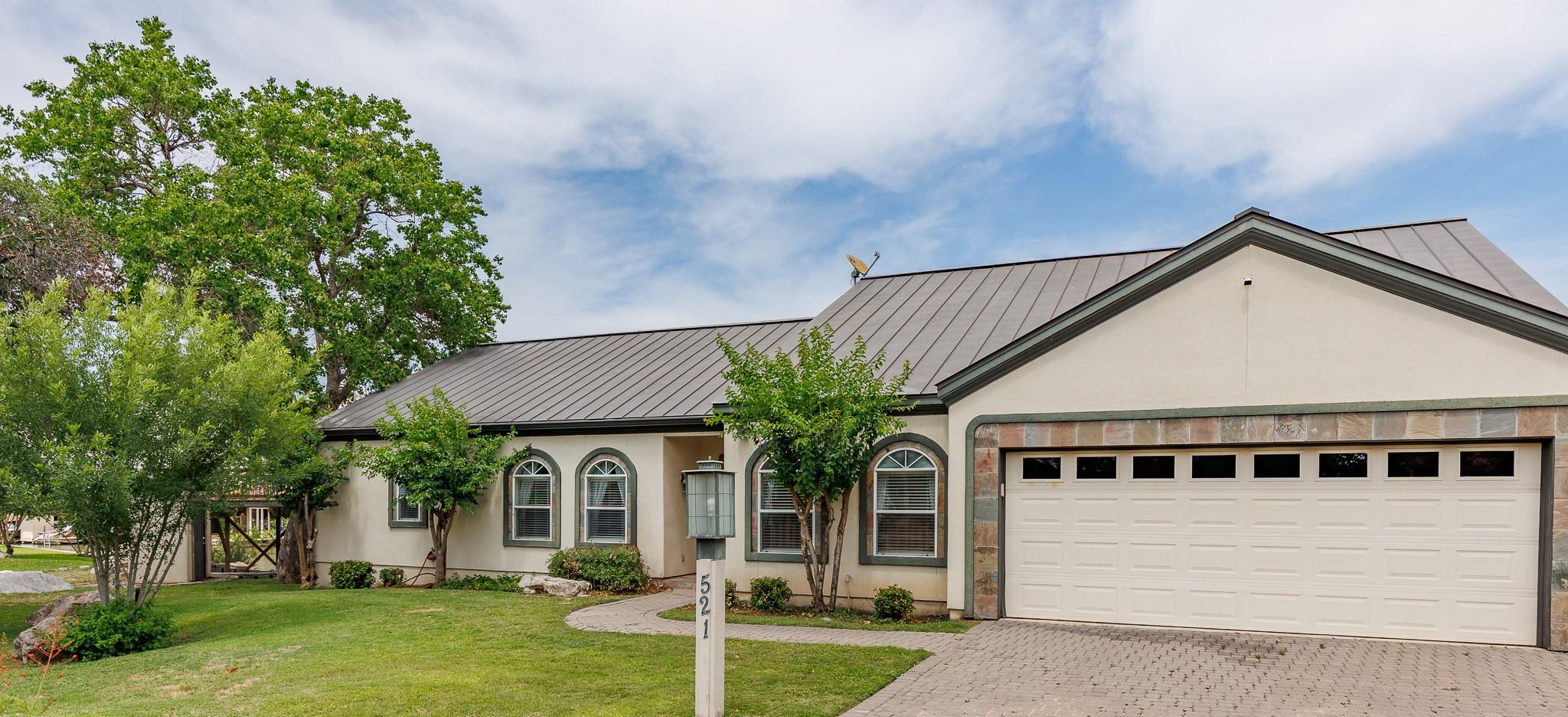 521 Lucy LN