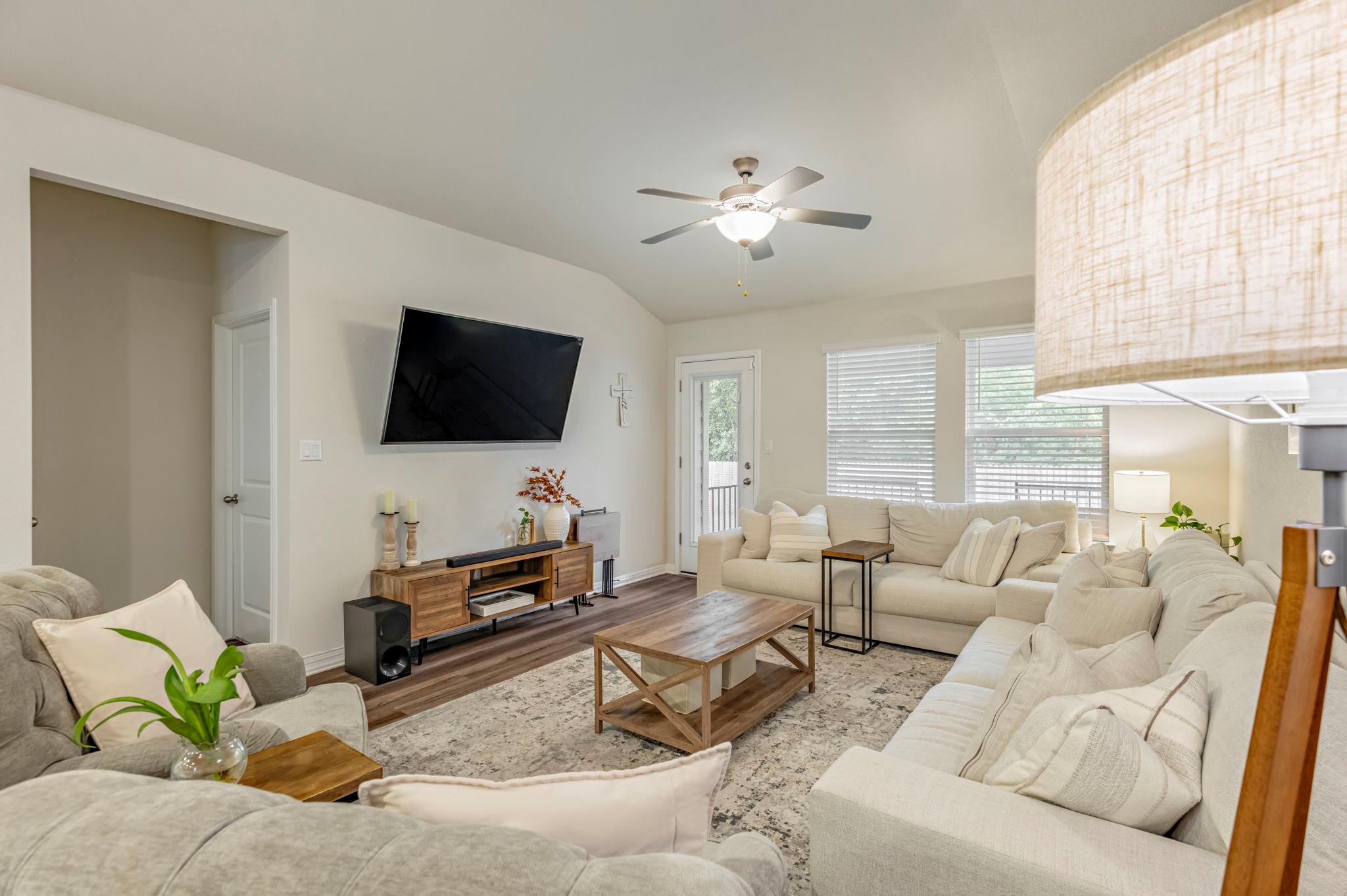 524 View DR