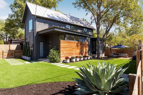 Photo of 604 Cumberland RD, Austin, TX 78704 (MLS # 9949422)
