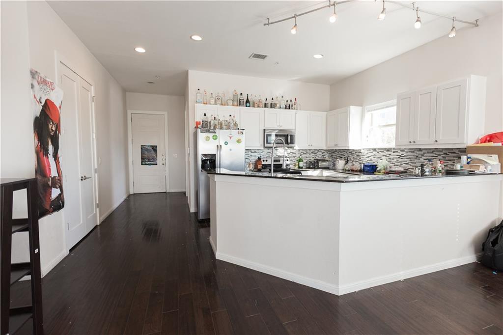 2708 San Pedro ST 302