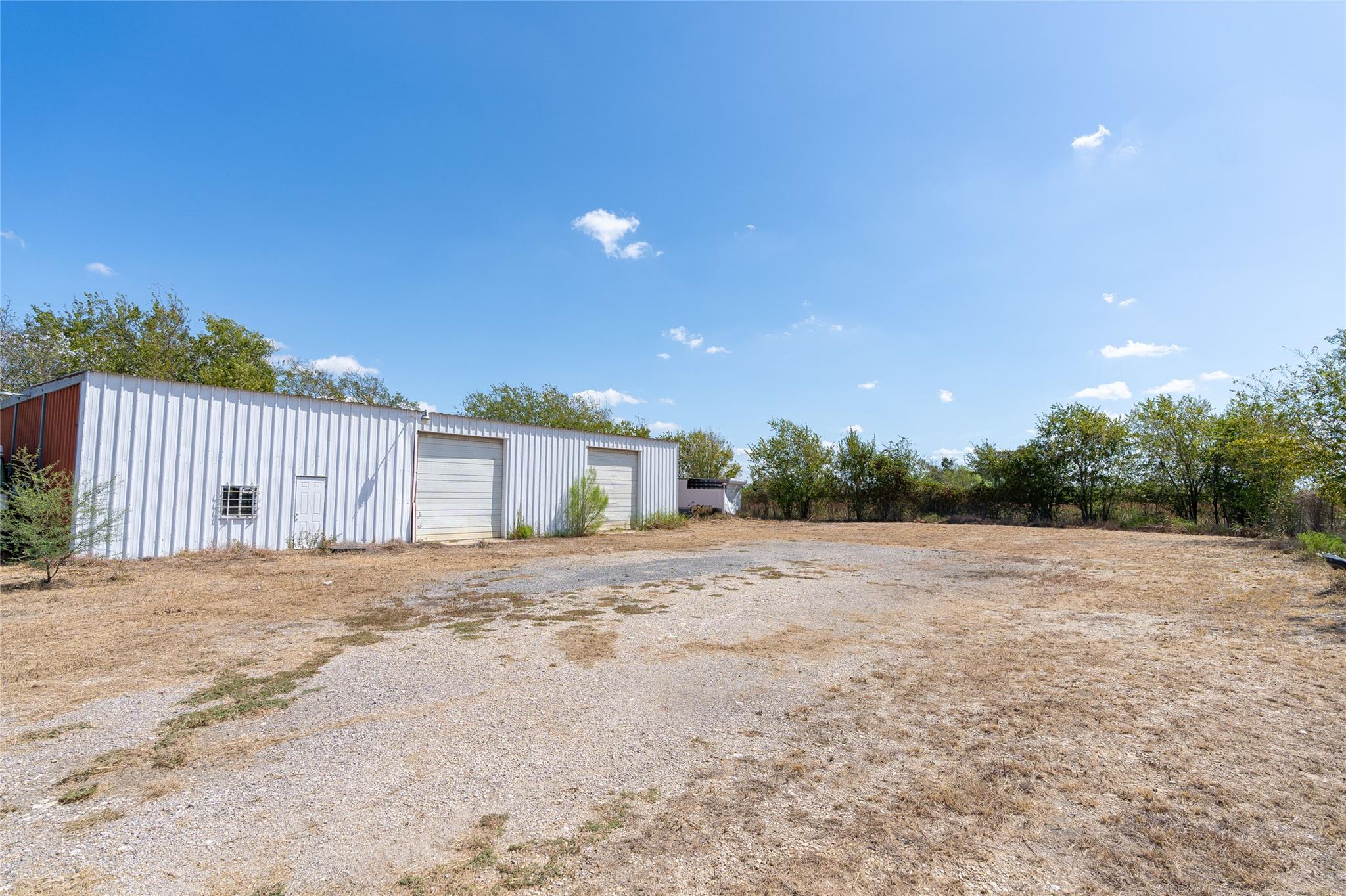 8956 N Us Highway 183 Highway