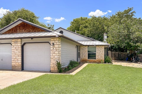 Photo of 700 Misty Morning WAY #A and B, Round Rock, TX 78664 (MLS # 4022048)