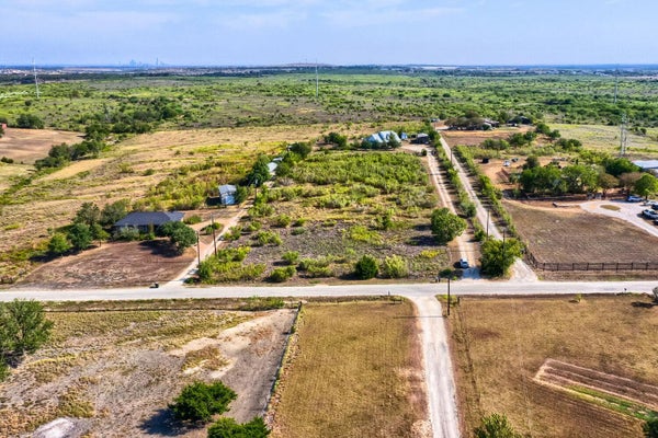 1345 RICH LN, BUDA, TX 78610 - Image 2ebd5cf401f2ed99bd5e1280e99439e8/1864472799