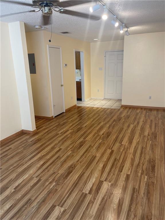 2409 LEON ST 206
