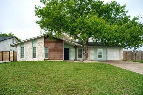 Photo of 8512 Remington LN, Austin, TX 78758 (MLS # 8580388)
