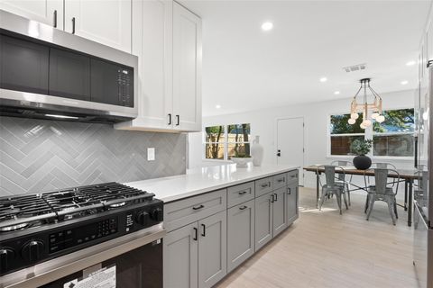 Tiny photo for 7729 Croftwood DR, Austin, TX 78749 (MLS # 9410080)