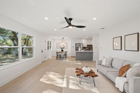Tiny photo for 7729 Croftwood DR, Austin, TX 78749 (MLS # 9410080)