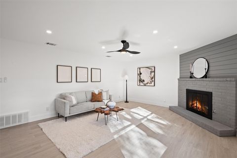 Tiny photo for 7729 Croftwood DR, Austin, TX 78749 (MLS # 9410080)