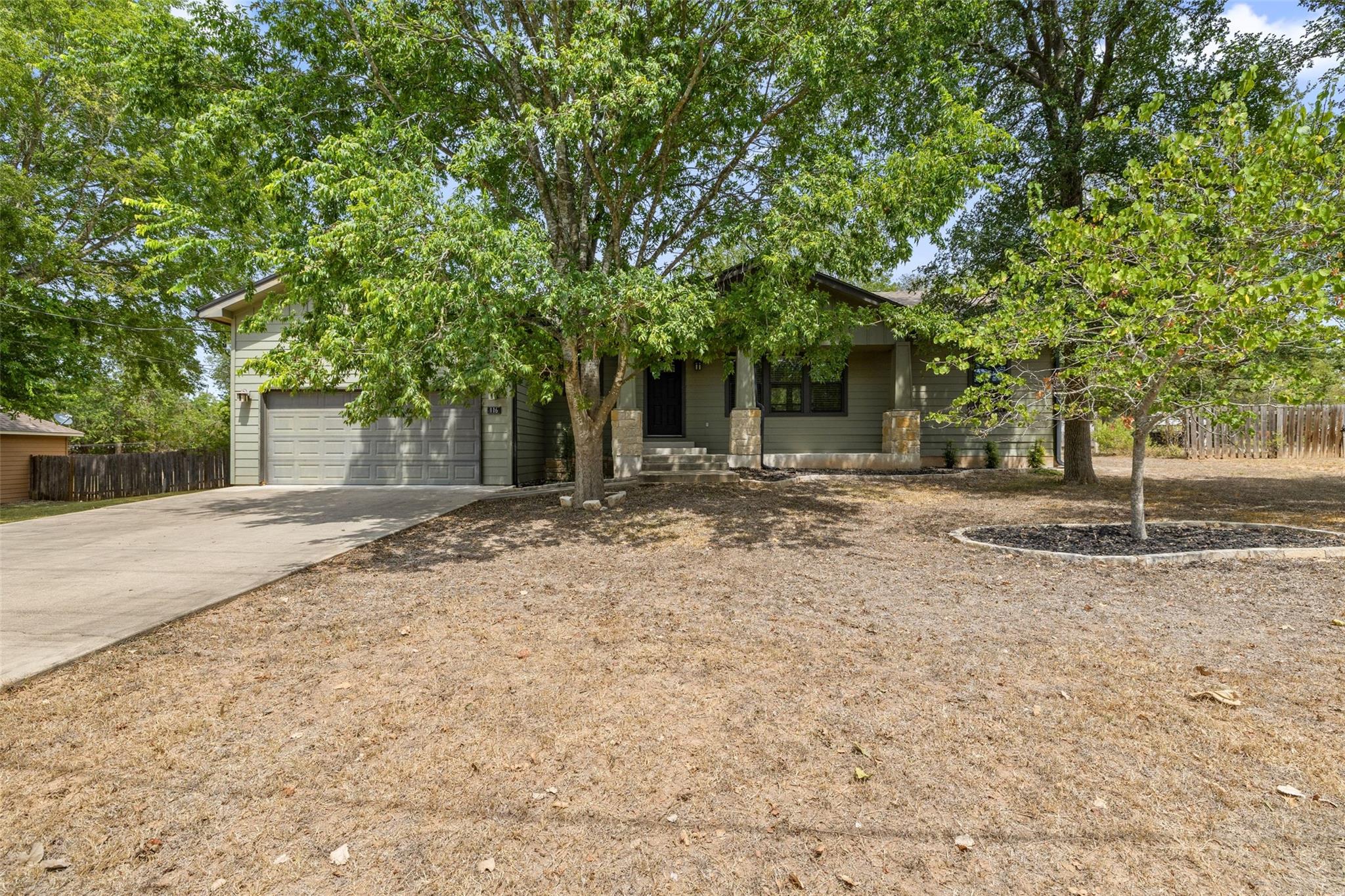 116 Laumaia LN