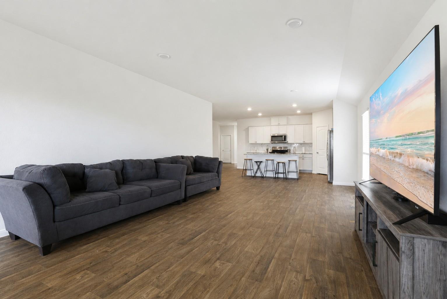 307 Abbey LN