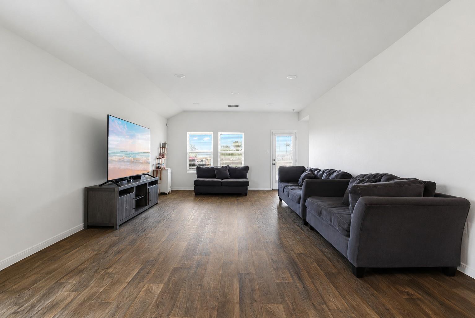 307 Abbey LN