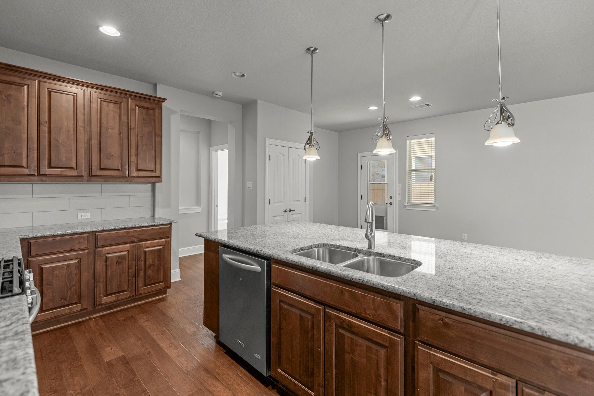 205 Cherokee Rose CIR