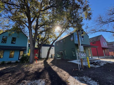 Photo of 1131 Walton LN #4, Austin, TX 78721 (MLS # 6446865)